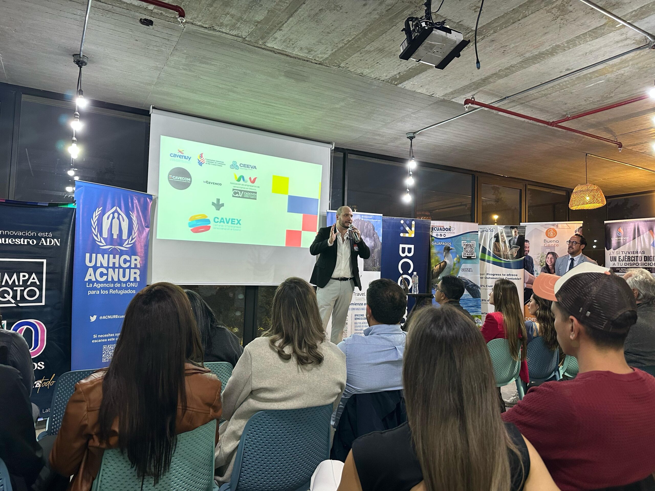 Comunidad CCVE celebrando la fundacion en Impaqto, Quito